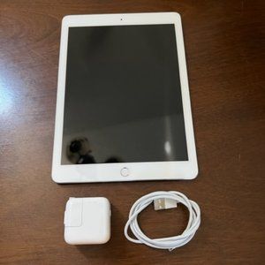 Apple iPad 9.7 6th Gen Tablet (A1893) - White